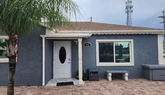Private Room in 2/1 Shared Home in SOSO West Palm Beach