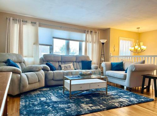 Private Room with Shared Common Spaces Near Enjoy Golf Club Close to BU in Endicott
