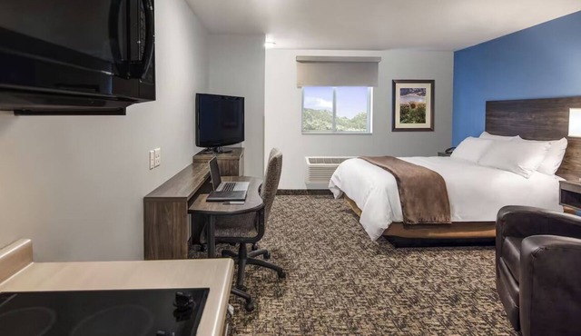 Quiet Haven with Modern Design Near Lake Mitchell and Dakota Discovery Museum in Mitchell