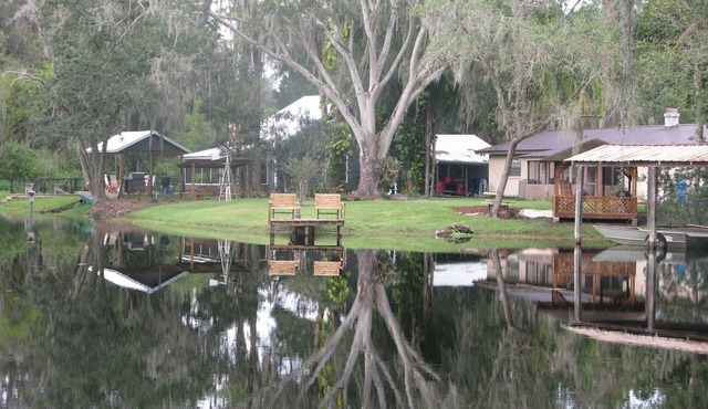 Quiet waterfront haven. Near Moffitt Cancer Center