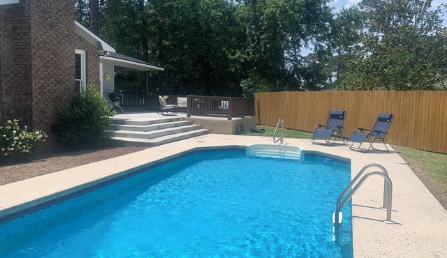 Relax, Swim & Unwind at Bella Casa's Private Pool Retreat Sleeps 6 Pet friendly