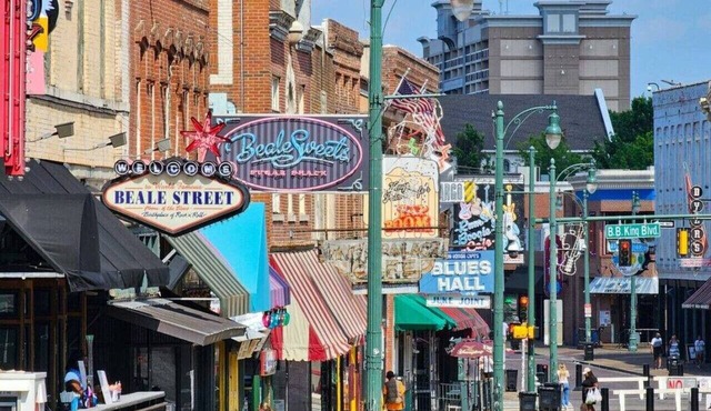 Relaxed Midtown Vibe Near Art, Food, & Live Music