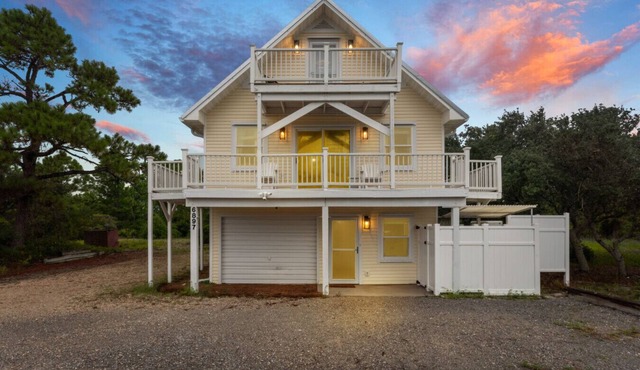 Relaxing Bama Belle Retreat Fort Morgan-Beach Access (Pet-Friendly)