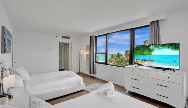 Resort beach condo w beach service 601