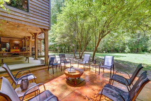 Riverfront Cabin w/Outdoor Oasis in Seminary!