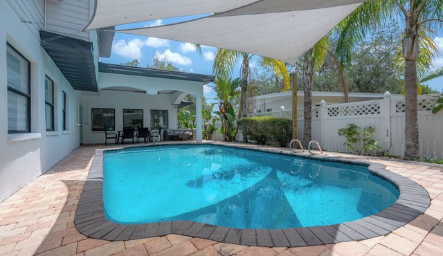 Riverhills Luxury Escape | Pool-Hot Tub-13+Beds