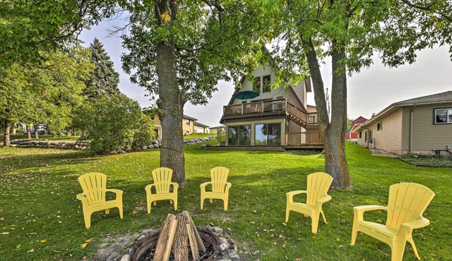 Rock River Waterfront Cabin: Dock & Game Room! in Milton