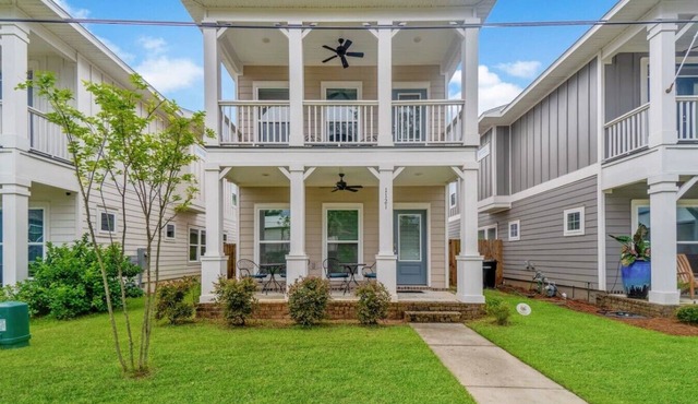 Romana Hideaway-Main House, Downtown, New Listing!