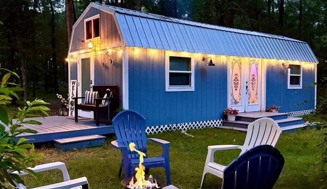 Romantic Barn Retreat - Fire Pit - Peaceful Escape