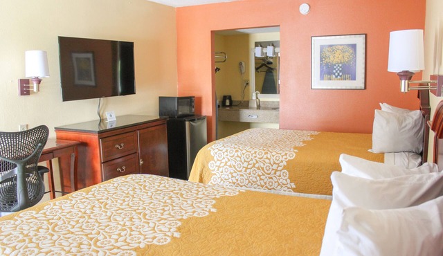Rose Garden Inn & Suites in Thomasville