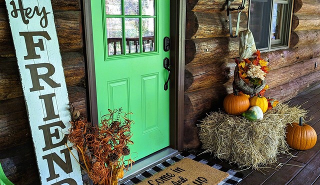 Rustic Roots/Middlebury Log Cabin/Shipshewana/Notre Dame in Middlebury