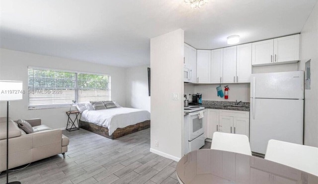 Sailboat Bend . Beach Las Olas Sleeps 4