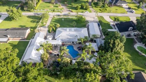 Saint Johns Oasis - Pool Hot Tub Grill