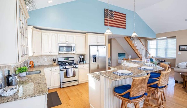 Saltwater Haven - Walkable Shore Stay in Avalon
