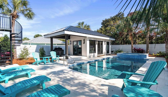 Salty Skipper Home with Pool, Tiki Bar & Game Room