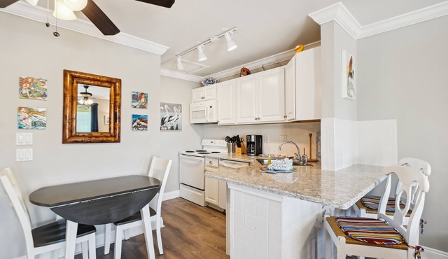 Sandpiper Cove 8245 Studio Bedroom Condo by RedAwning