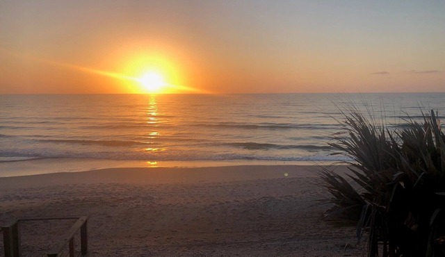 Sandy Feet Retreat Beach Front, Sleeps 8 Adults and 3 Children
