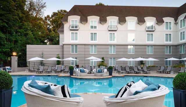 Scenic Retreat: Three Upscale King Rooms Near Vineyards in Braselton