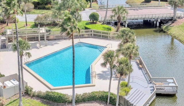 Seaclusion - Spacious condo w/lanai & pool in Ponte Vedra Beach