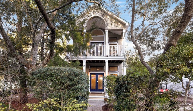 Seacrest Home + Near Beach, King Beds & Bikes