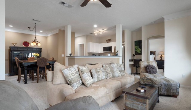 Seaside Comfort - close to everything that Gulfport and Biloxi has to offer.