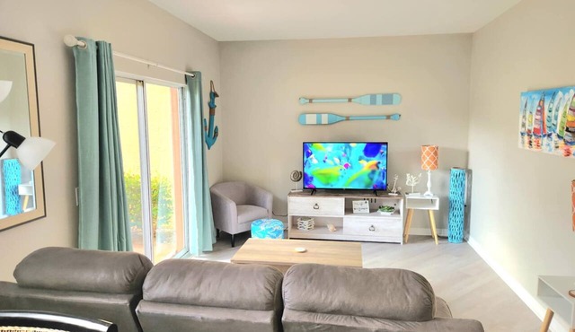 Serene 1br Courtyard Condo in Fort Myers with AC