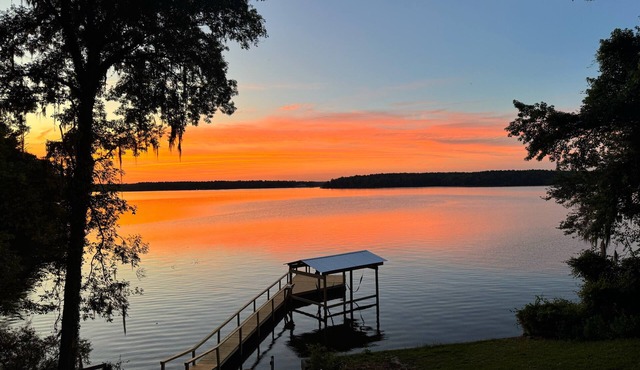 Serene Lake Talquin Waterfront Lakehouse on Forest Border w/Beautiful Views