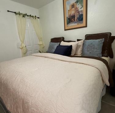 Serenity Garden Studio with Pool in Naples