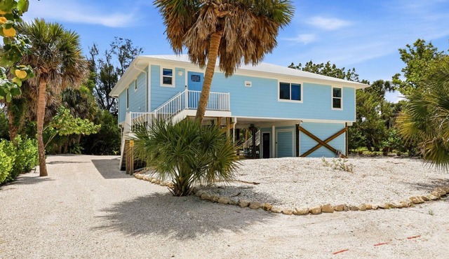Serenity Home: Your Palm Island Paradise Awaits!