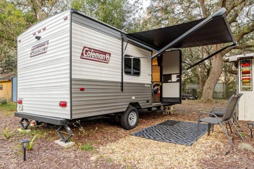 Shaanti Living Cozy Private Camper 1