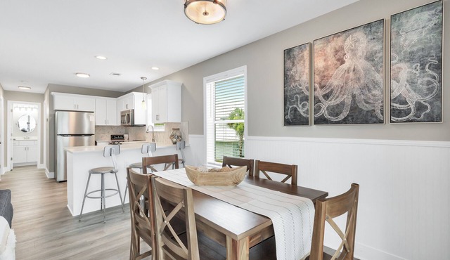 Short walk or free shuttle to wide open public beach! 3BR/2BA