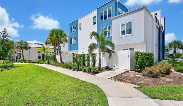 Sleek Condo with Pool Table near Disney and Resort & Waterpark Access - B1-202