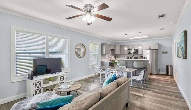 Sleeps 7 3 BR Pets welcome|Pensacola Stay