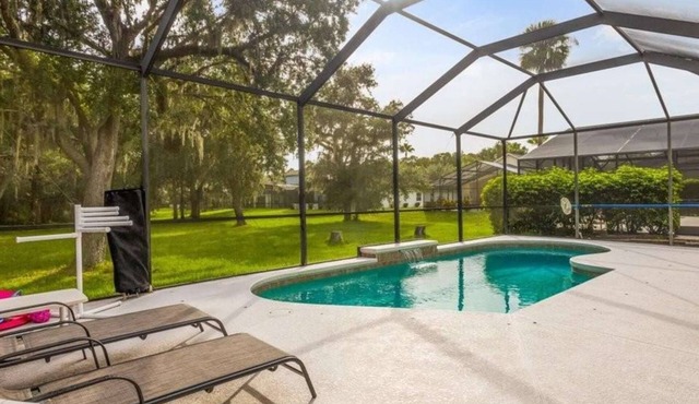 South facing pool home, gated community, 10 mins to Walt Disney World Resort!