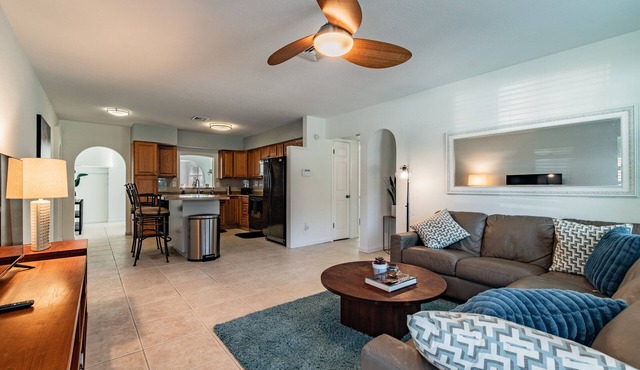 Spacious 3 bed/2 bath House In Ozona/Palm Harbor. INCLUDES KAYAKS & FISHING