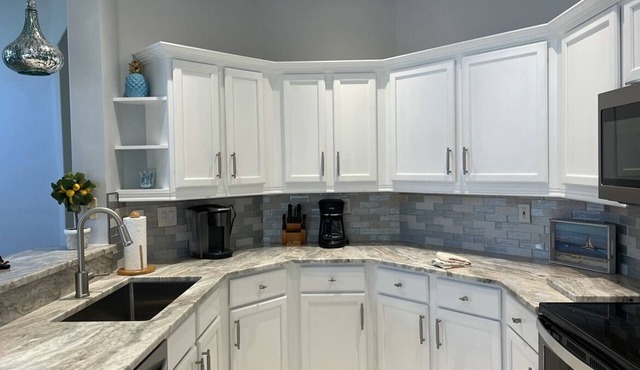 Spacious 3 BR, 2 bath condo in Gated Golf Community, private pool, near beaches. in Fort Myers