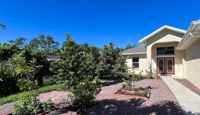 spacious 4 Bedrooms ,3 Bathrooms Home, in the center of everything in Naples Fl.