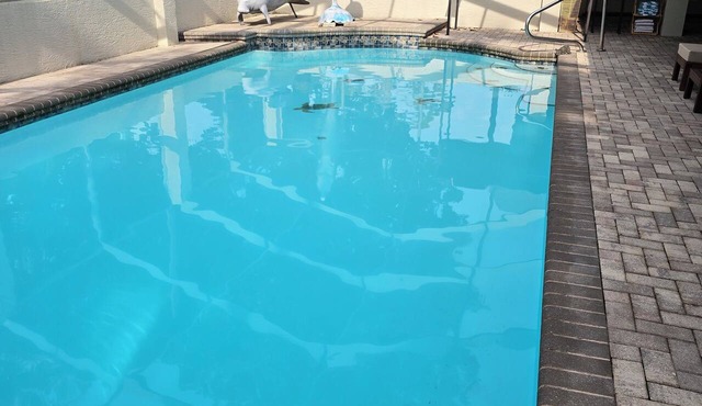 Spacious 4BR Retreat w/Private Saltwater Pool, Hot Tub & Minutes to Springs! in Crystal River