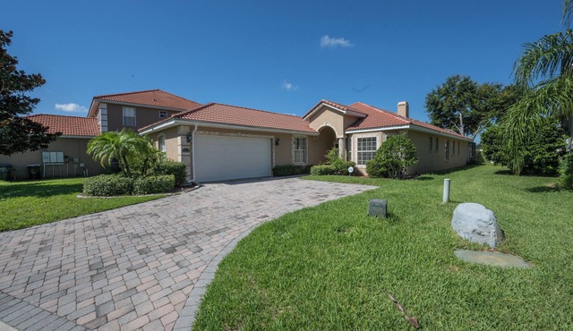 Spacious 5-bedroom Pool Villa in Davenport close to Disney and Attractions