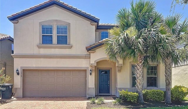Spacious 8BR Villa w/Private Pool Near Disney