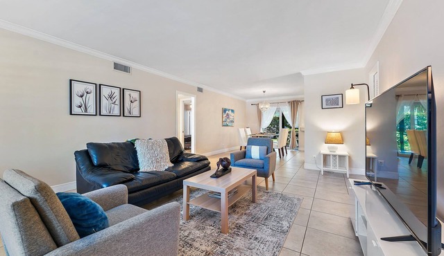 Spacious Beach Apt Walking Distance to Everything