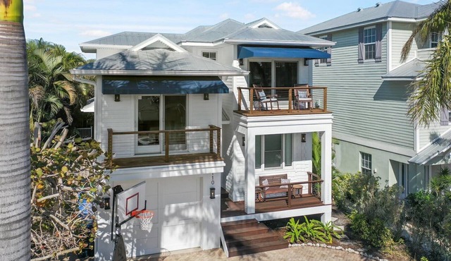 Spacious Beachfront Home in Holmes Beach on Anna Maria Island! Swell Life in Holmes Beach