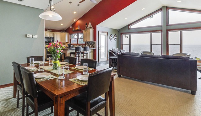 Spacious Edgerton Home w/Private Beach & Views! in Edgerton