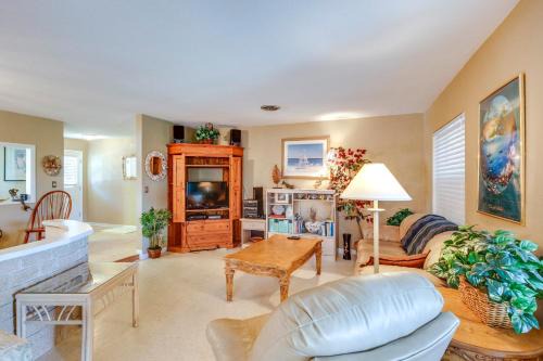 Spacious Home w/Yard - 1/2 Mi to Ormond Beach! in Ormond Beach