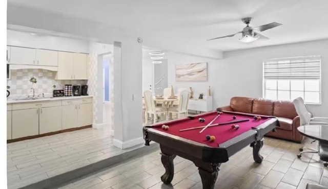 Spacious Home With Pool Table Near Stadium