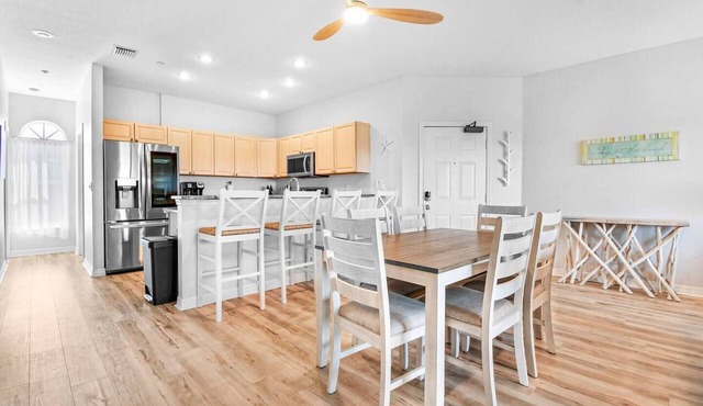 Spacious Intracoastal Condo | 3 min walk to beach!