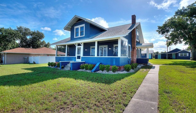 Spacious Lakefront 5BR home, Near Disney, Legoland