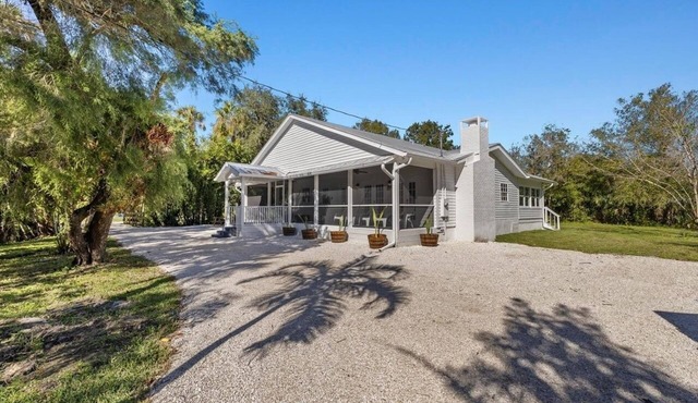 Spacious Rustic Farmhouse - Perfect for Retreats in Alva