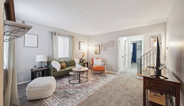 Spacious & well designed 3br/1.5ba w/Fiber Wi-Fi! in Toledo