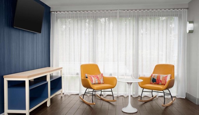 Spark by Hilton Tampa Brandon